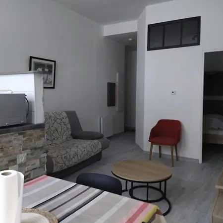 Elaia Apartment